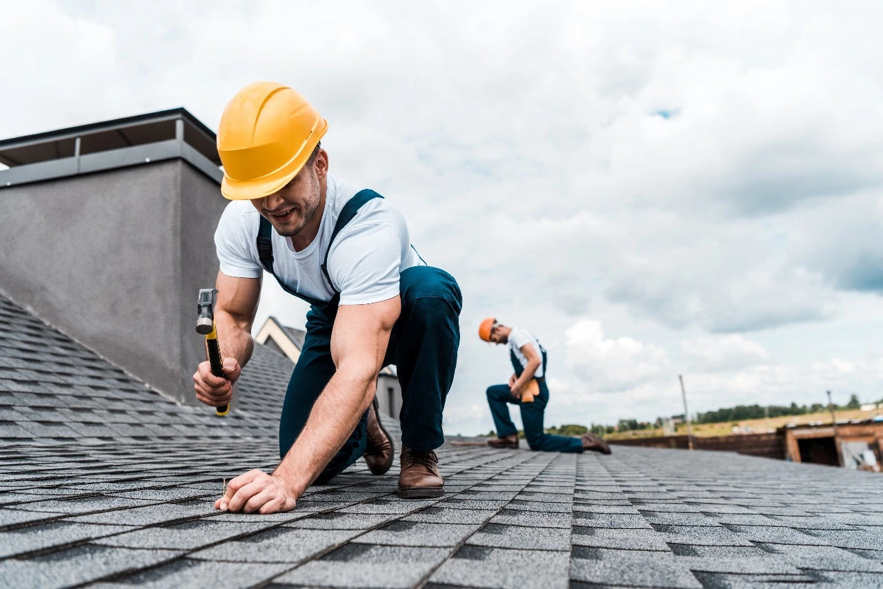 Roofing contractors from Sunstate Roofs delivering professional roofing services on a residential project in Central Florida. A trusted Florida roofing company specializing in residential and commercial roofing solutions. Expert Central Florida roofing company providing top-notch roofing contractor services for both residential and commercial roofing projects.